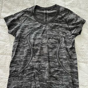 Lululemon swiftly tech short sleeve